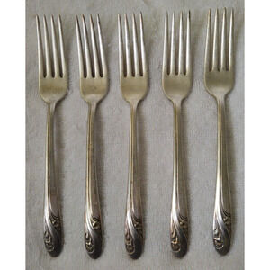 Holmes & Edwards Silverplate Silverware Romance Pattern Dinner Forks 5 Pieces